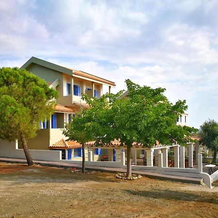 Olive Bay Hilltop Apartments อาโมเลียนี ภายนอก รูปภาพ