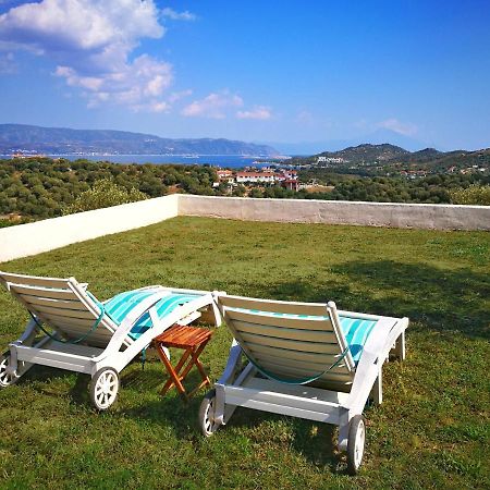 Olive Bay Hilltop Apartments อาโมเลียนี ภายนอก รูปภาพ