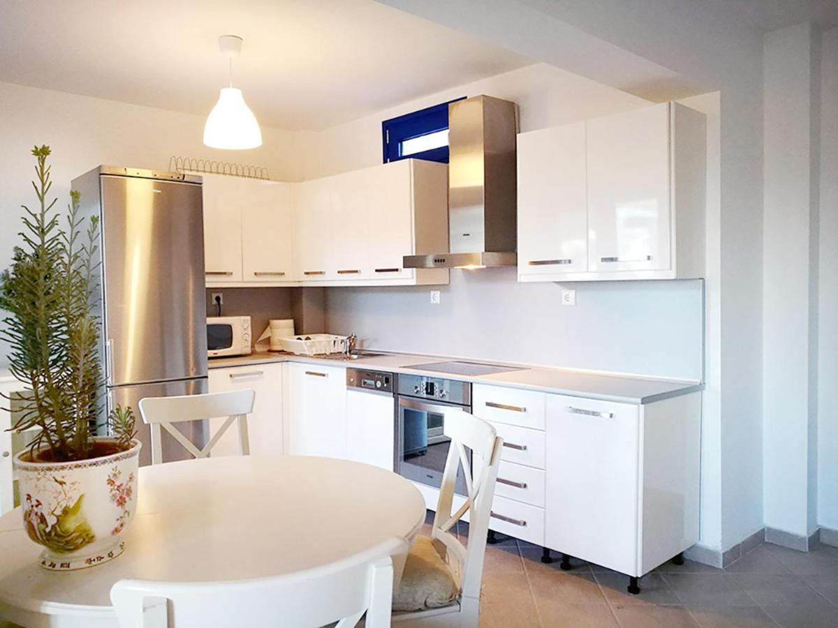 Olive Bay Hilltop Apartments อาโมเลียนี ภายนอก รูปภาพ
