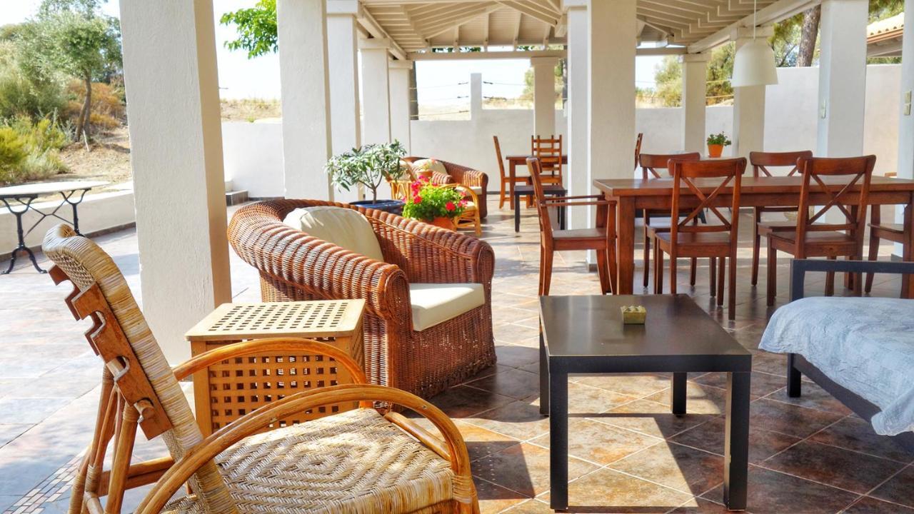 Olive Bay Hilltop Apartments อาโมเลียนี ภายนอก รูปภาพ