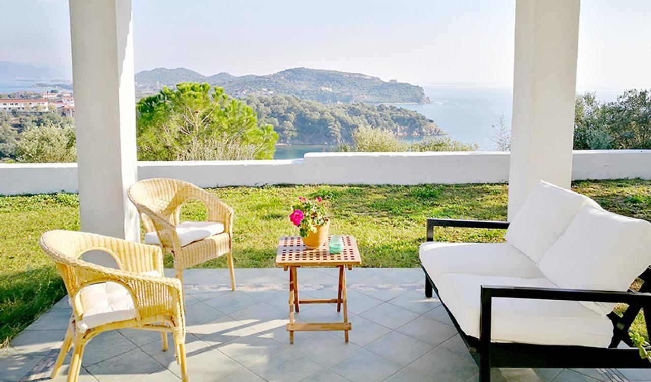 Olive Bay Hilltop Apartments อาโมเลียนี ภายนอก รูปภาพ