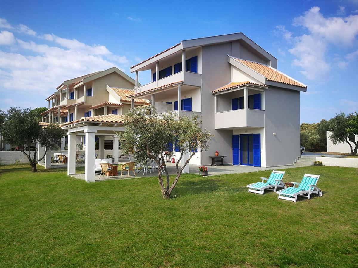 Olive Bay Hilltop Apartments อาโมเลียนี ภายนอก รูปภาพ